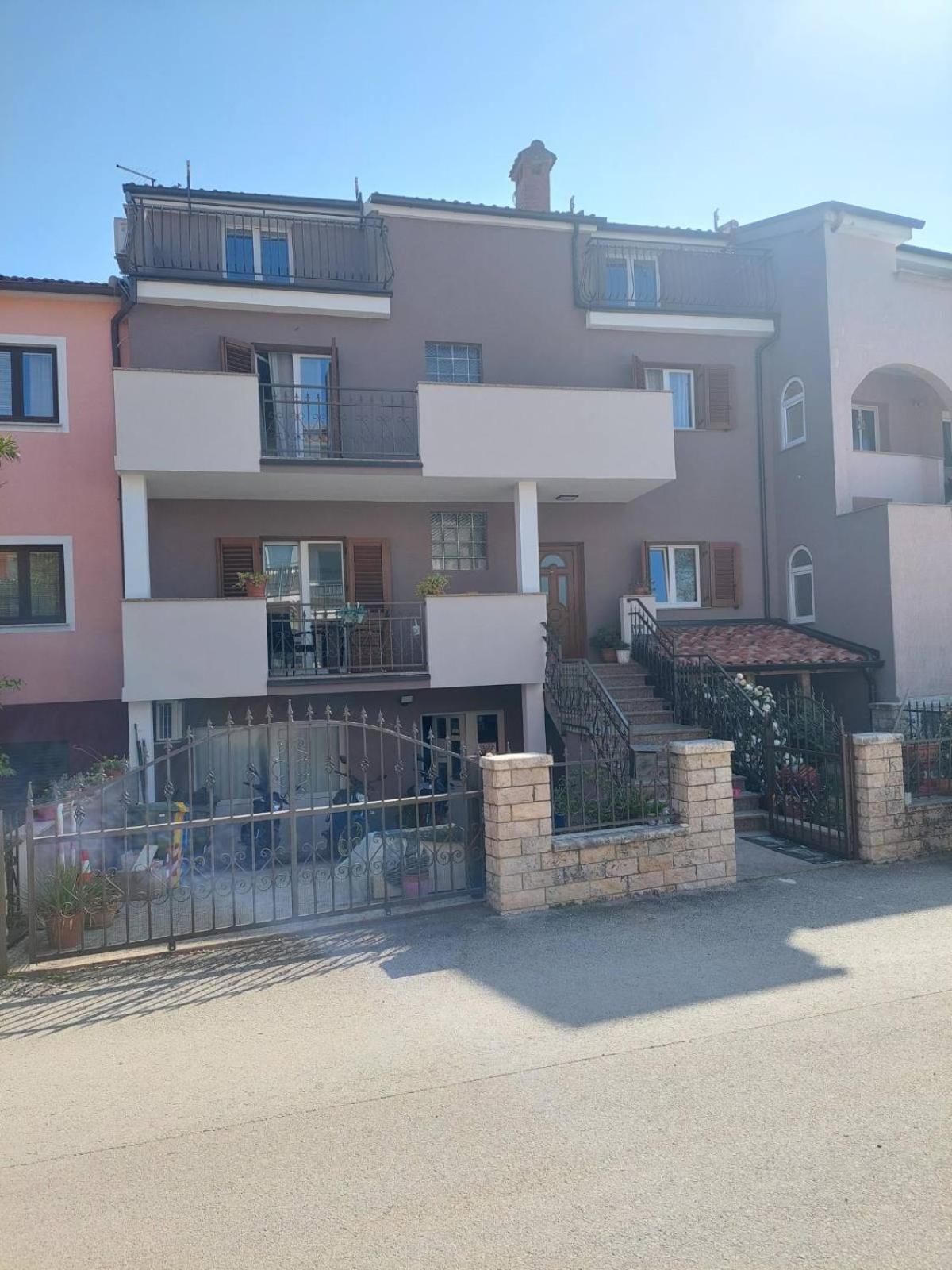 Apartments Vidakovic Rovigno Esterno foto