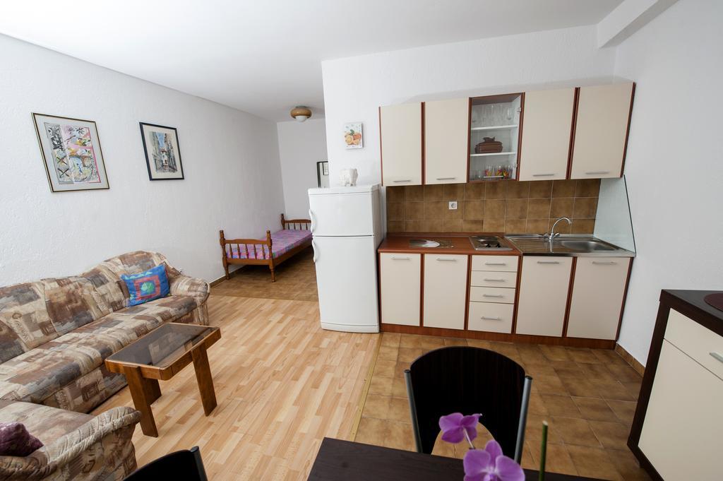 Apartments Vidakovic Rovigno Esterno foto