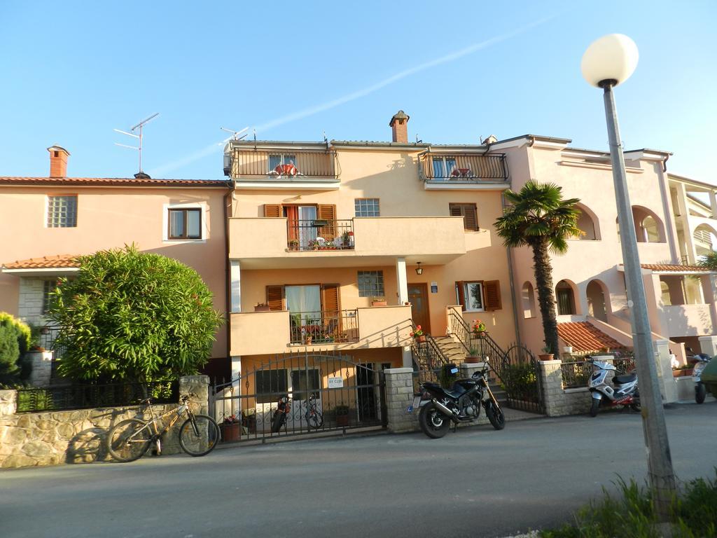 Apartments Vidakovic Rovigno Esterno foto